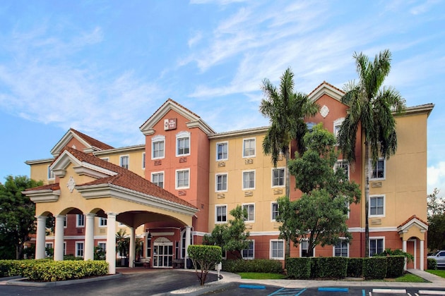 Gallery - Best Western Plus Miami-Doral Dolphin Mall