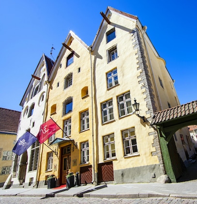 Gallery - Three Sisters Hotel