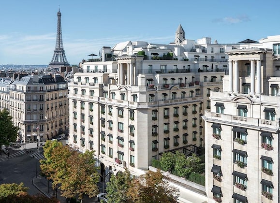 Gallery - Four Seasons Hotel Paris