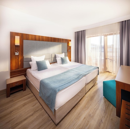 Gallery - Alua Helios Bay