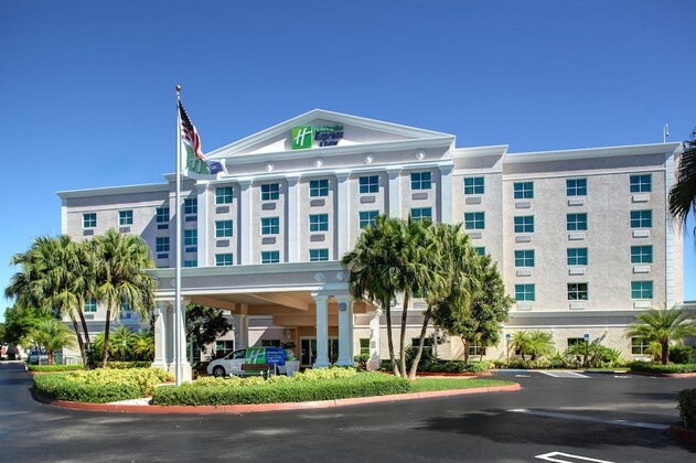 Gallery - Holiday Inn Express & Suites Kendall, An Ihg Hotel