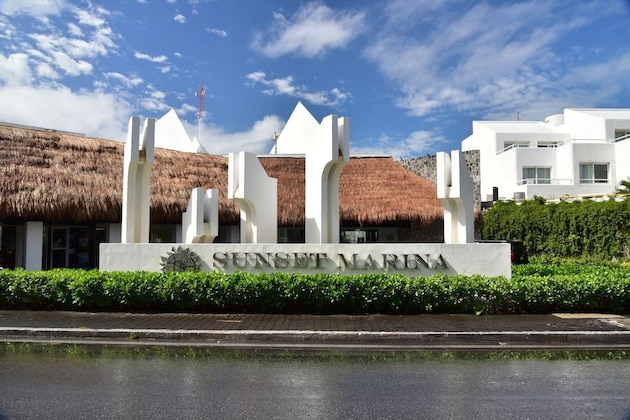 Gallery - Sunset Marina Resort & Yacht Club