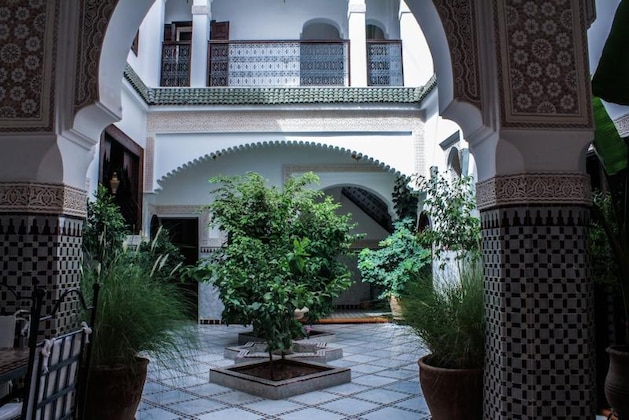 Gallery - Le Pavillon Oriental