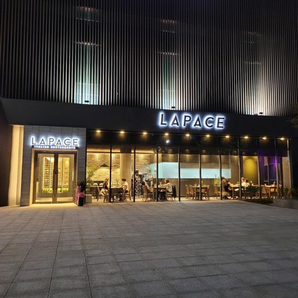 Gallery - Queen Vell Hotel & Wedding
