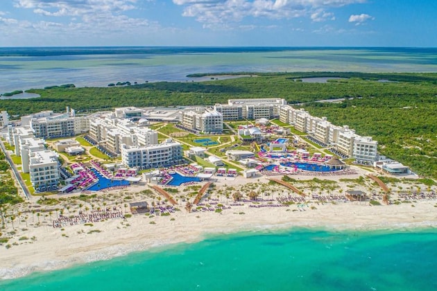 Gallery - Planet Hollywood Cancun, An Autograph Collection All-Inclusive Resort