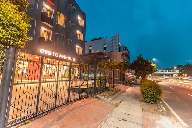 Gallery - Super Oyo Townhouse 2 Hotel Gunung Sahari