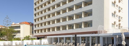 Carcavelos Beach Hotel