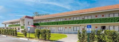Travelodge by Wyndham Orlando Lake Buena Vista South