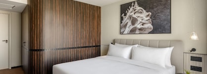 Leon Hotel & Lounge