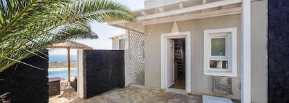 Smy Santorini Suites & Villas