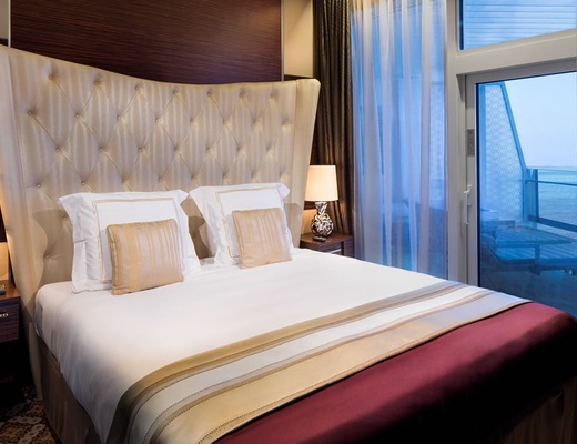 Imagem Celebrity Reflection 19